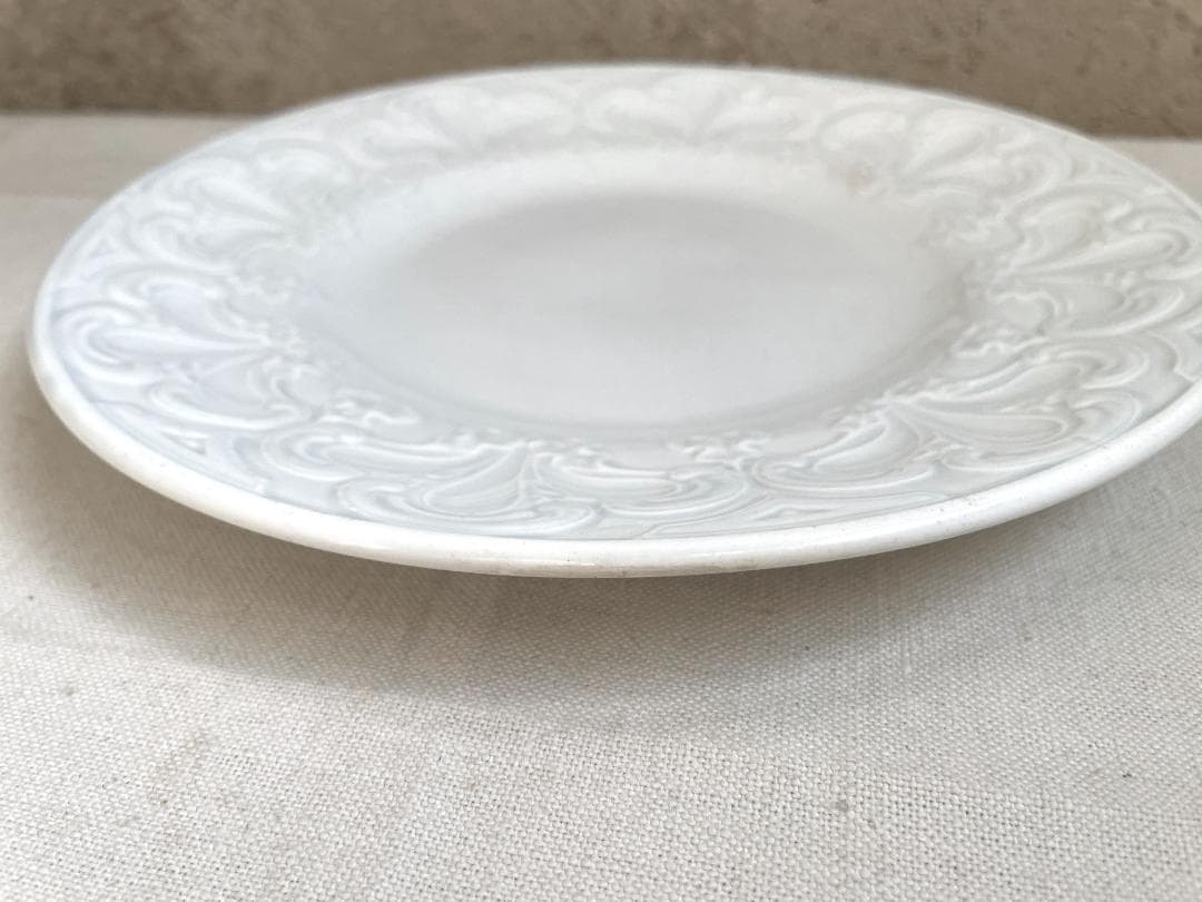 クレイユモントローレリーフ 平皿 N-892/フランスアンティーク