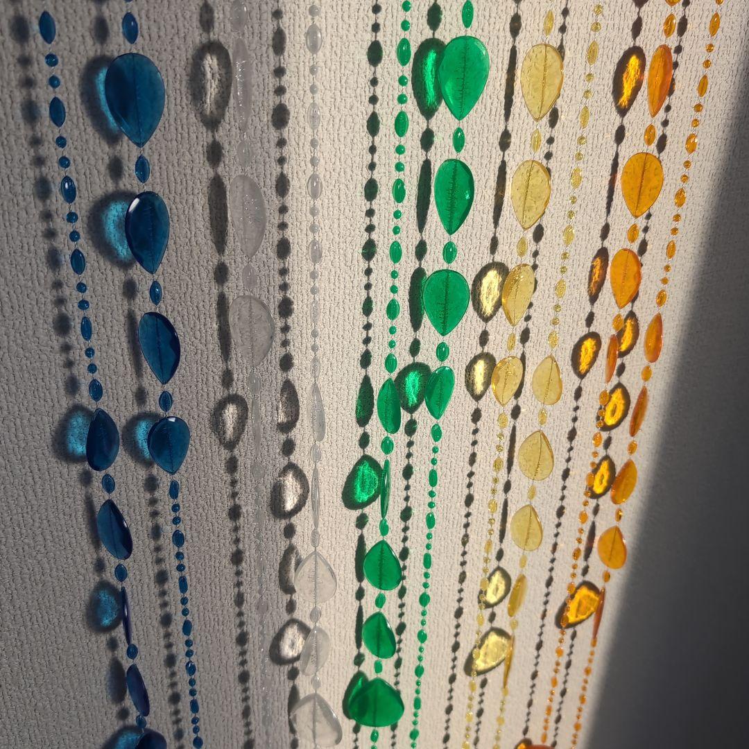 平成レトロポップ カラフルビーズのれん すだれ ビーズカーテン しずく