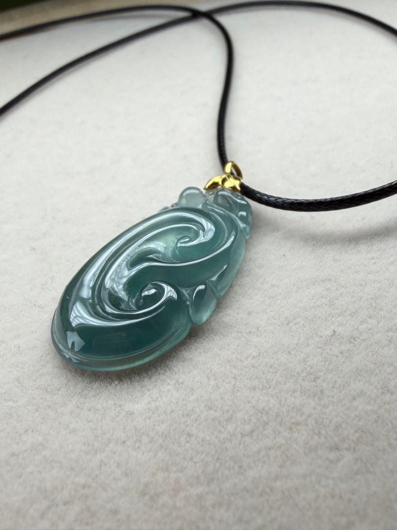 新入荷‼️天然A貨翡翠　クリスタル種、氷藍水翡翠【万事円満】18k如意　鑑定書付き