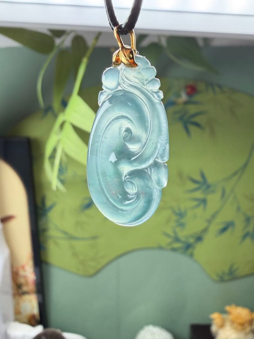 新入荷‼️天然A貨翡翠　クリスタル種、氷藍水翡翠【万事円満】18k如意　鑑定書付き