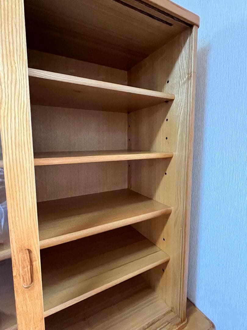 タモ材＊ガラス食器棚