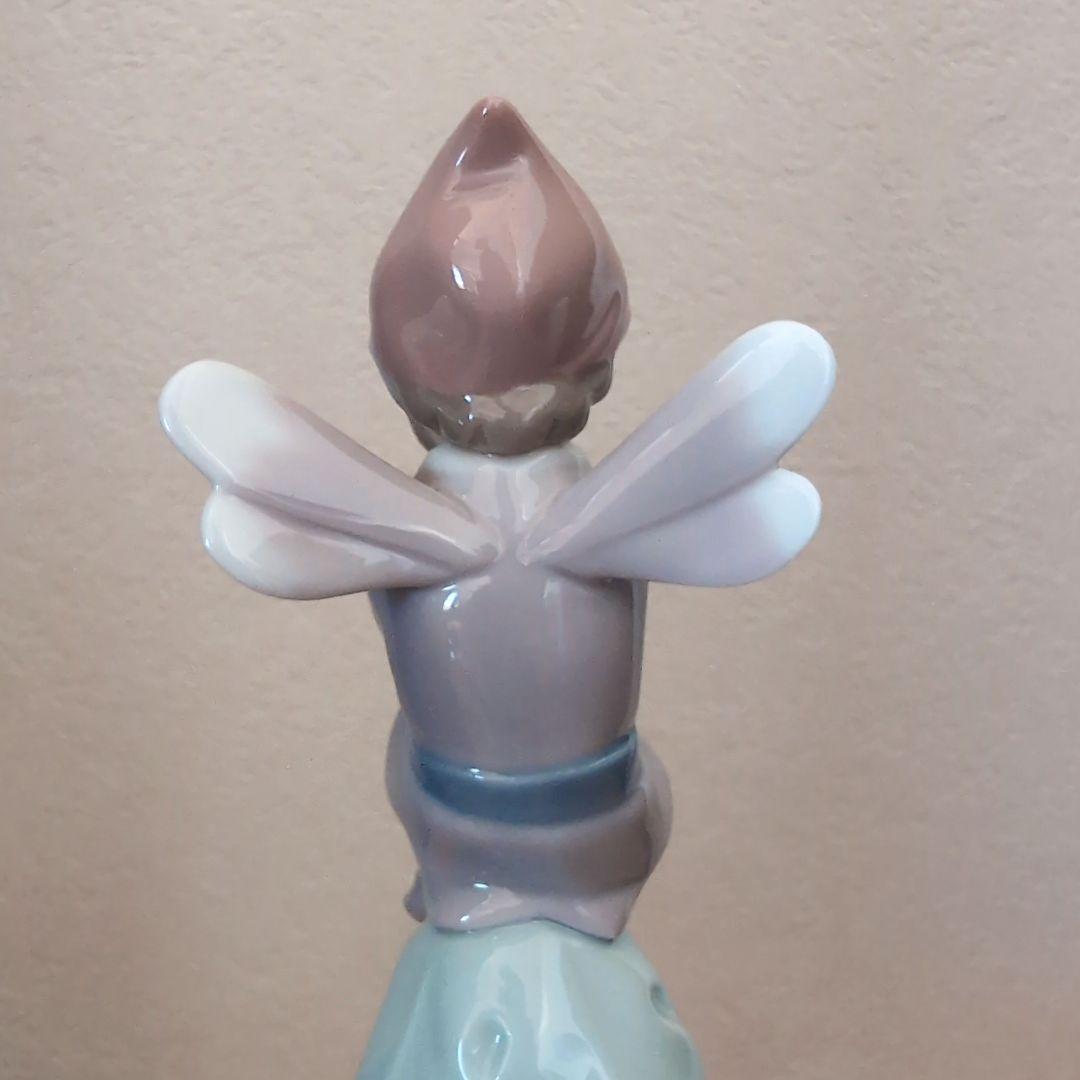 リヤドロ ベル型の天使像（エンジェルベル）磁器フィギュリン(置物)