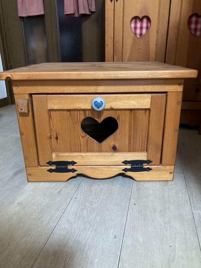 カントリー　コロ付き木製家具　テレビ台