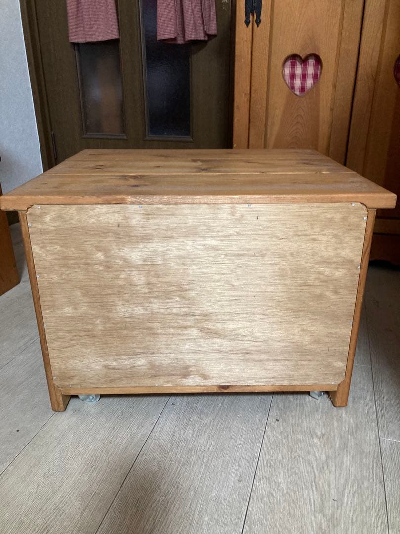 カントリー　コロ付き木製家具　テレビ台