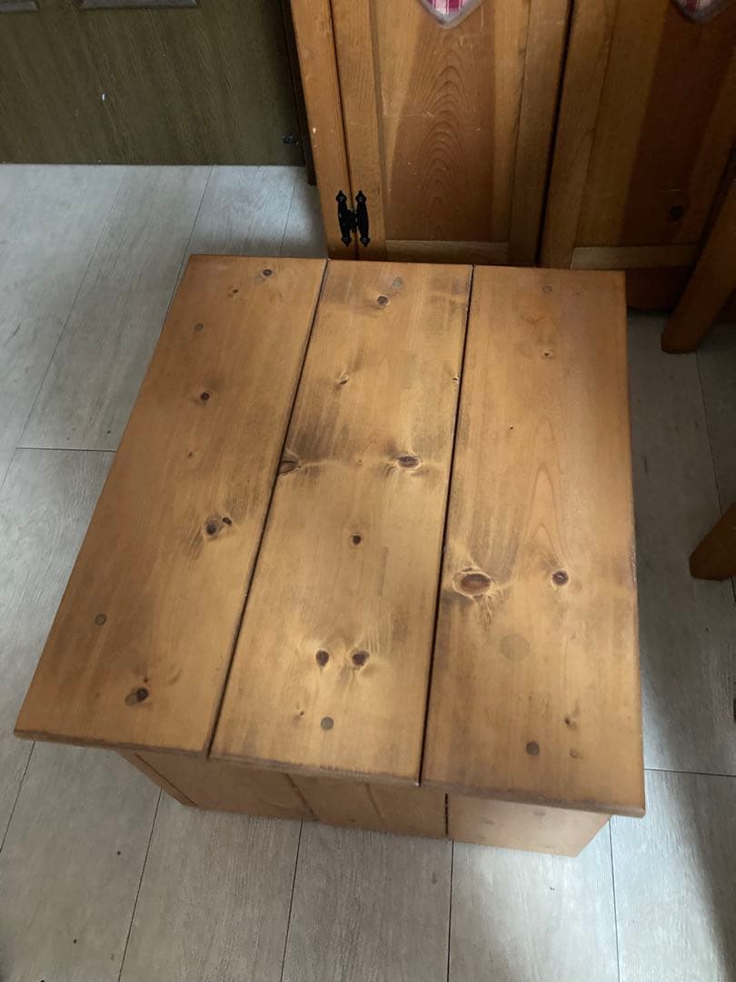 カントリー　コロ付き木製家具　テレビ台