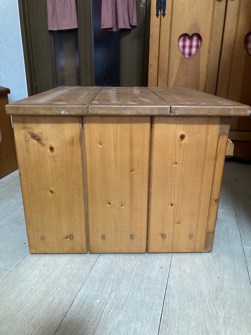 カントリー　コロ付き木製家具　テレビ台