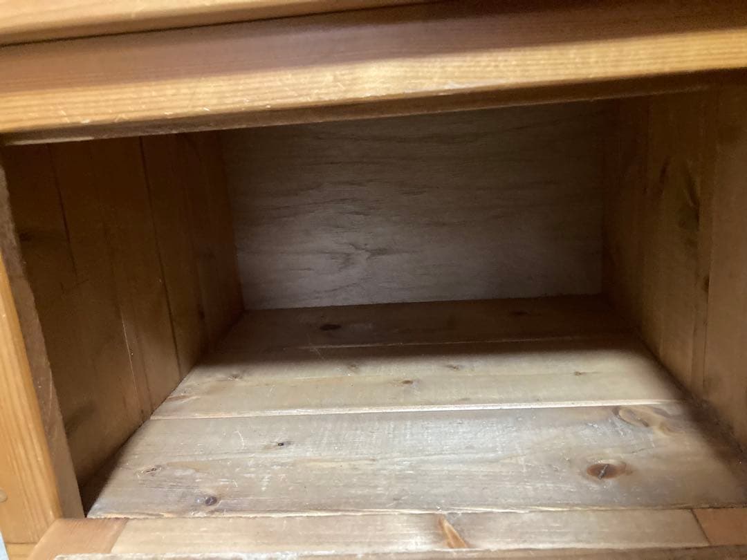 カントリー　コロ付き木製家具　テレビ台