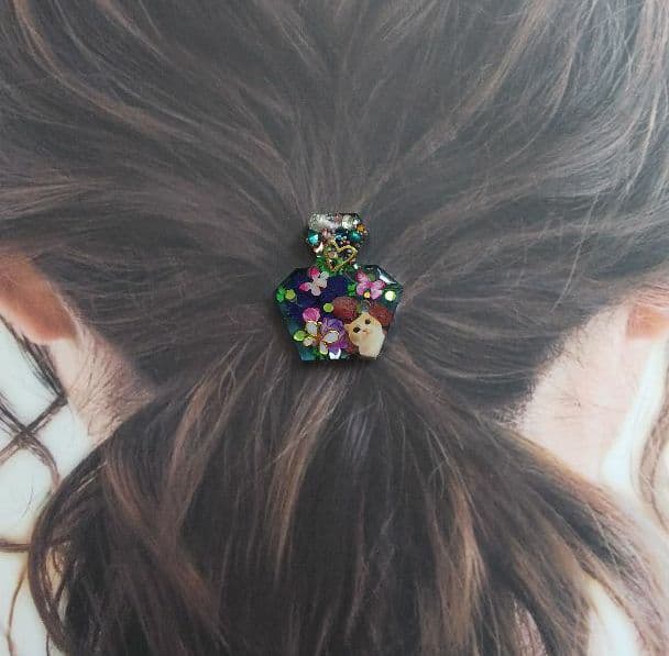 グリーンひょっこり猫ちゃん 香水型レジンヘアゴム