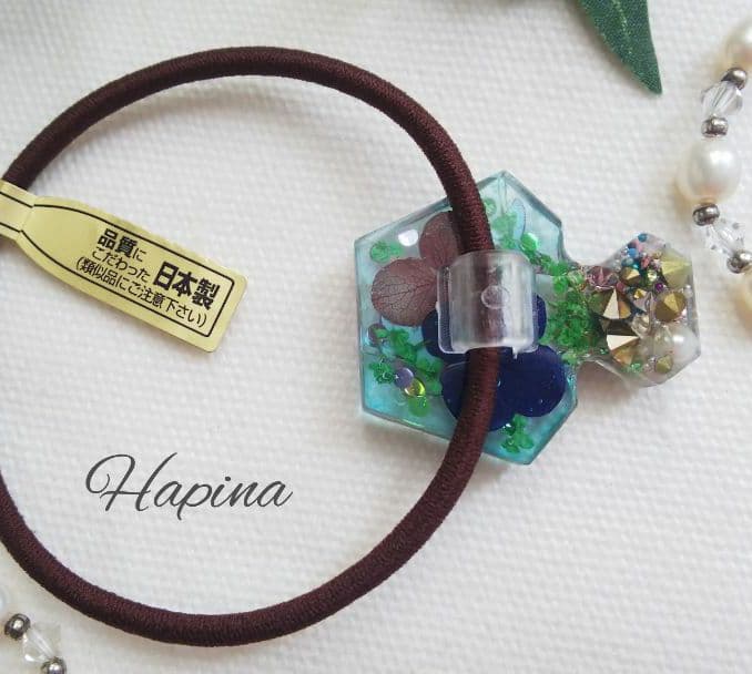 グリーンひょっこり猫ちゃん 香水型レジンヘアゴム