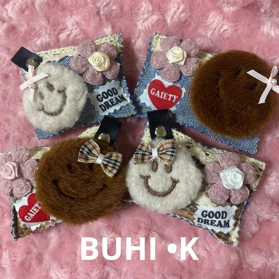 デニムリメイクチャーム☆モコモコSmileクッション - メルカリ