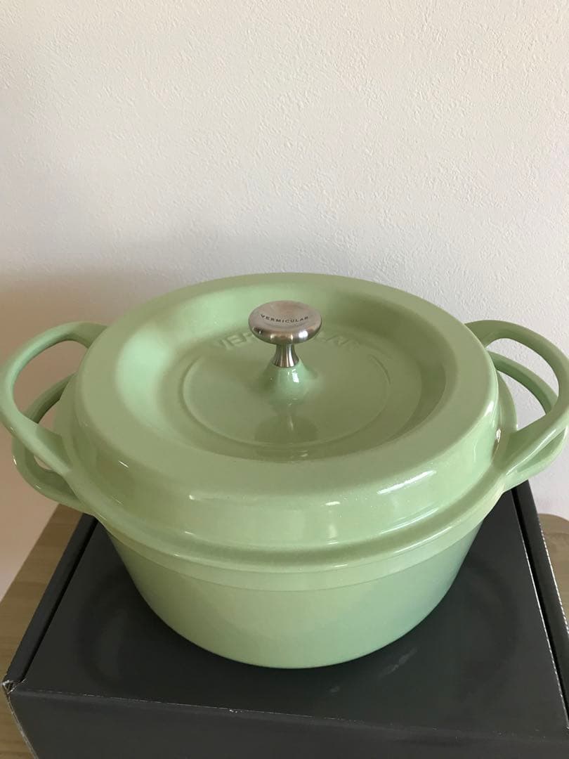 Vermicular バーミキュラ オーブンポットラウンド 22cm