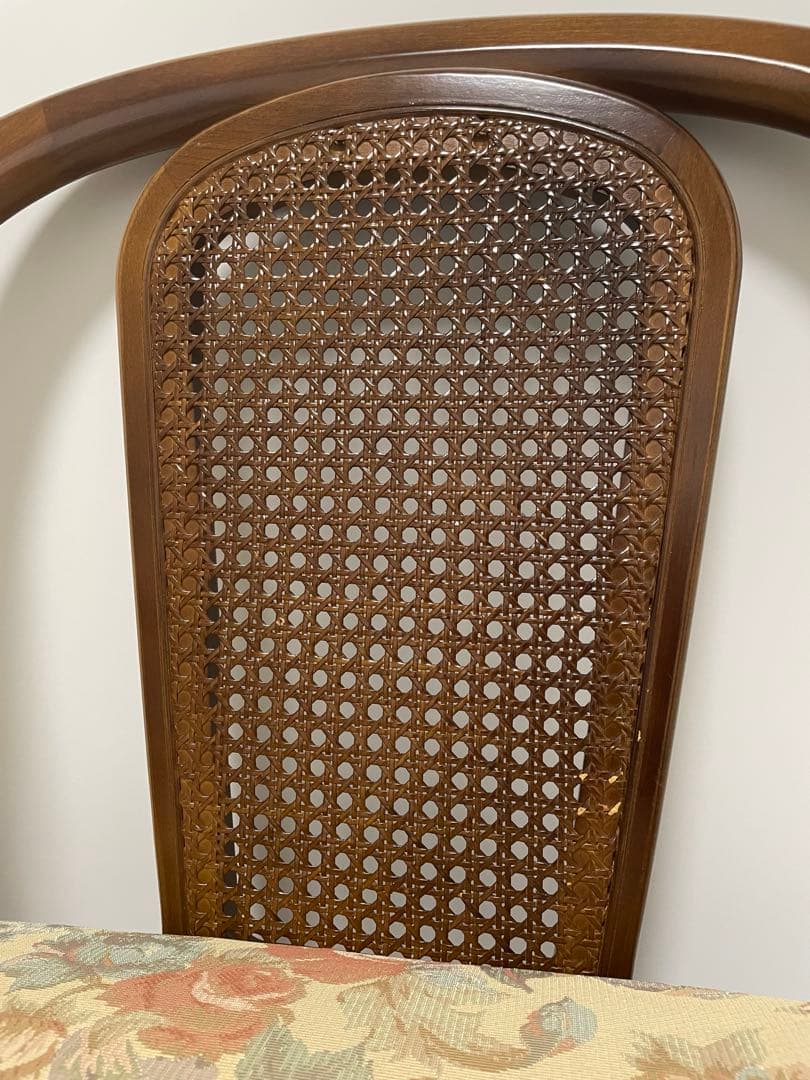 カリモク アームチェア ラタン 花柄 昭和レトロ 木製 クラシック 椅子