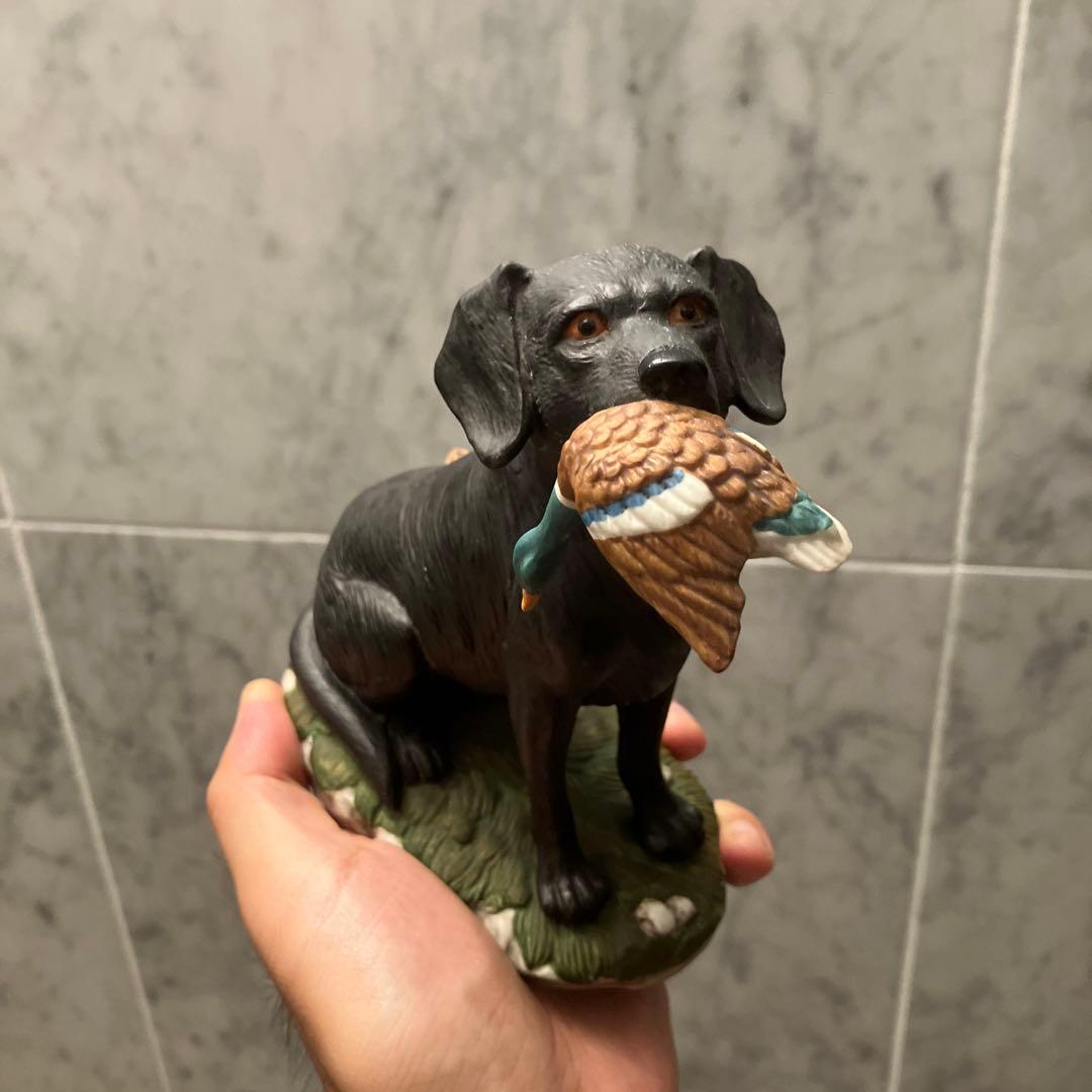 アメリカ80年代手描きの瞳が美しく誇らしげに鴨を咥えるラブラドールレトリバー陶器