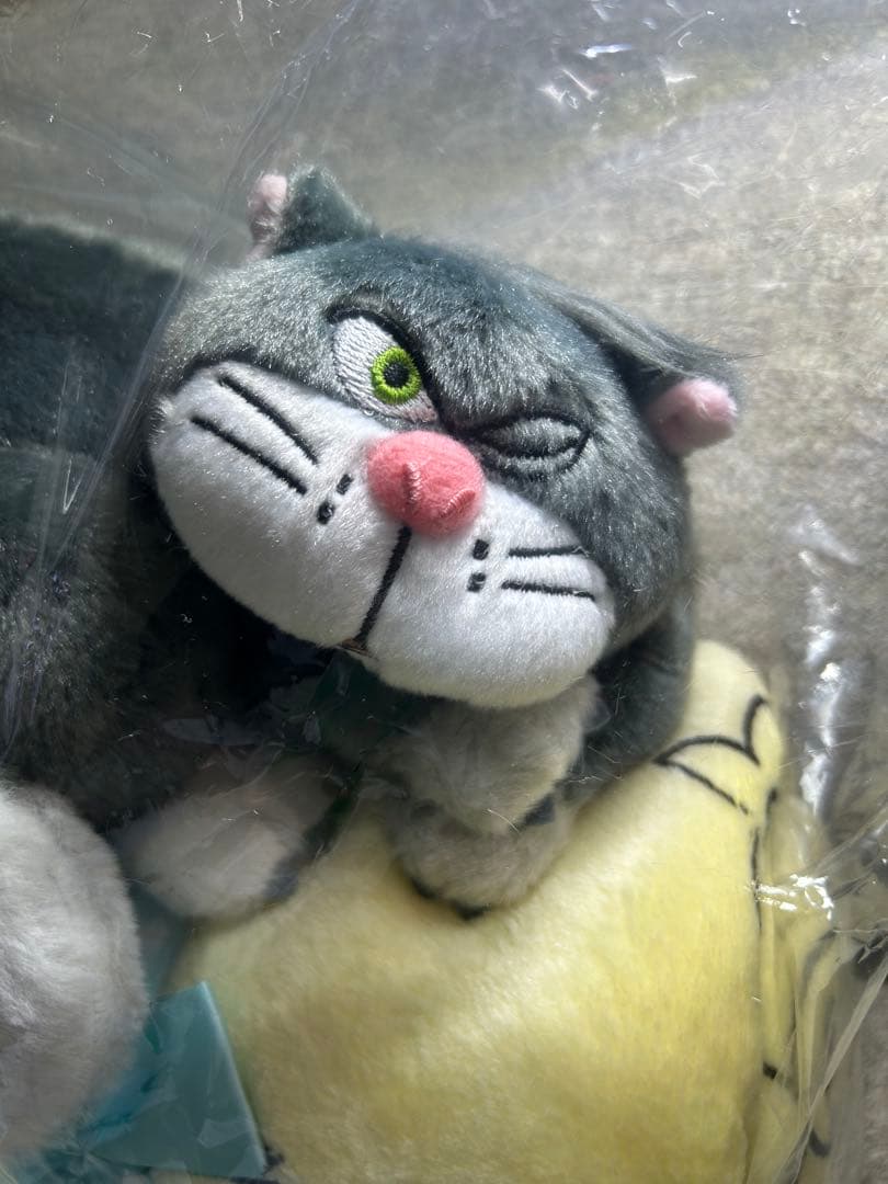 ディズニーHappyくじ ラスト賞 ぬいぐるみ付ブランケット ルシファー