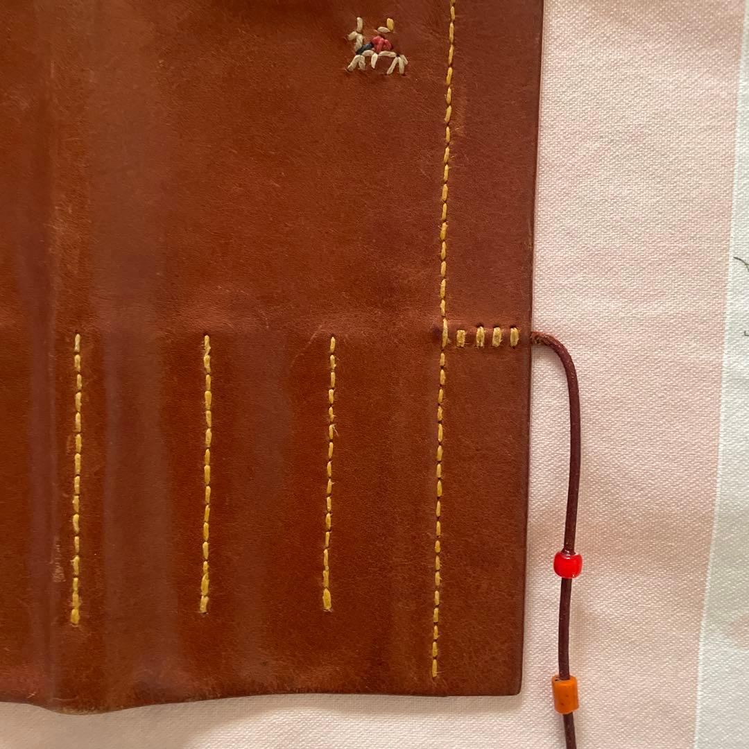アンリークイール　レザーロールペンケース 馬の刺繍