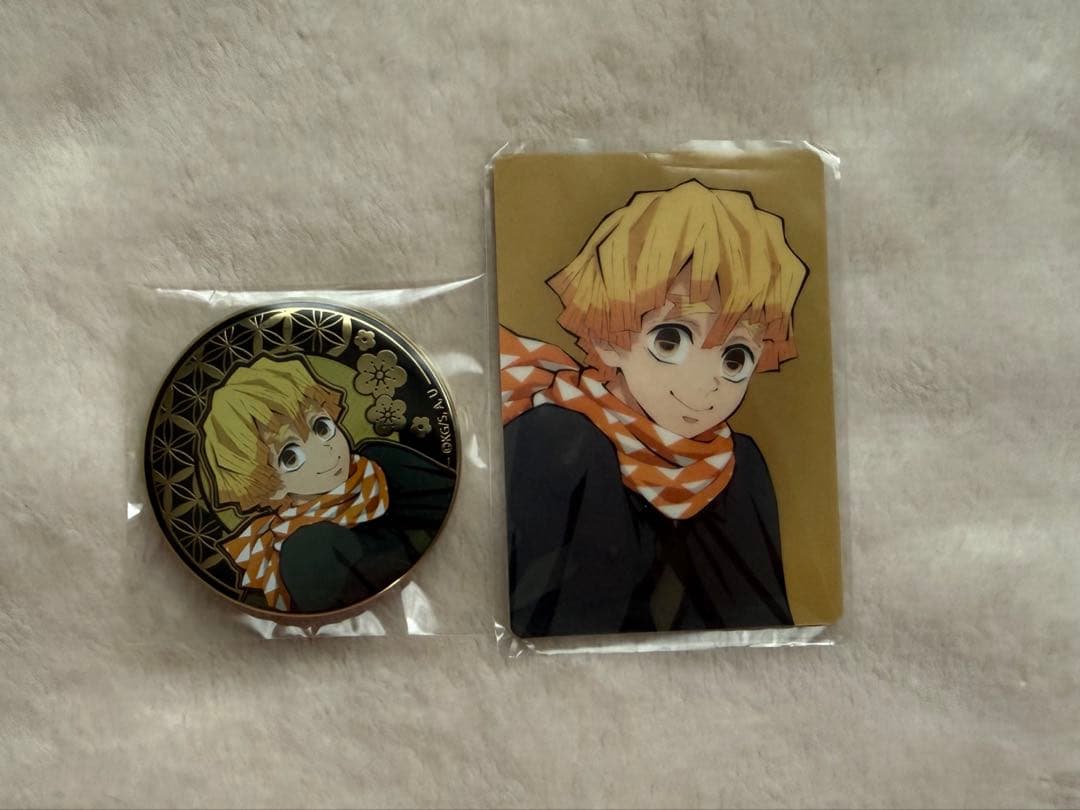 鬼滅の刃 2022 AGFレリーフメタル缶バッジ ランダムカード 我妻善逸