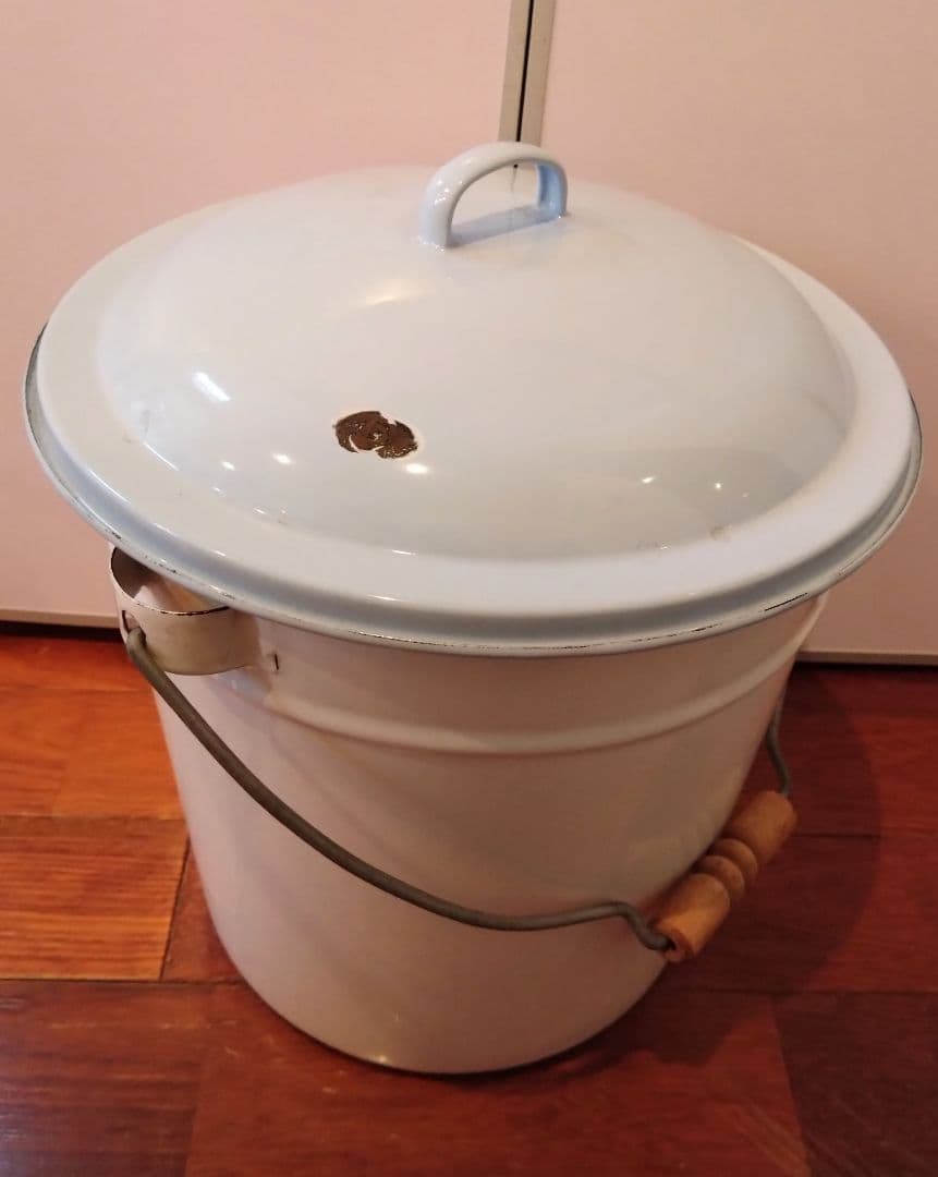 最終値♪ホーローホワイトバケツ フタ付き
