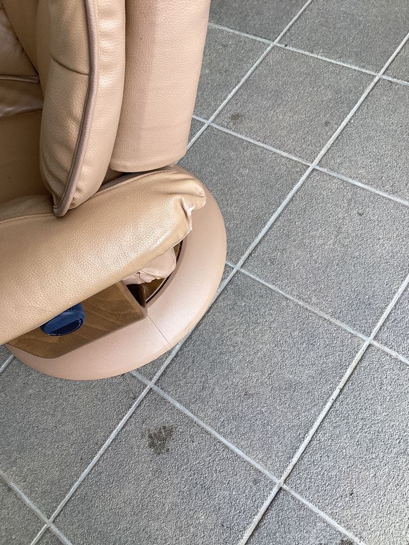 カリモク　リクライニングチェア 回転椅子　パーソナルチェア