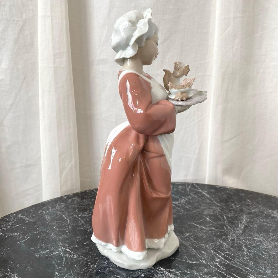 絶版 リヤドロ ミセス・サンタクロース 6893 置物 - メルカリ