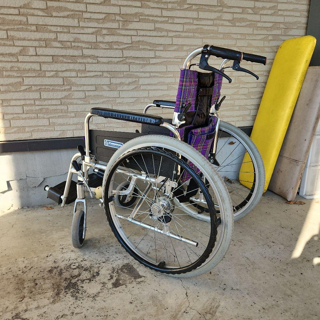 紫色のチェック柄 介助用車椅子