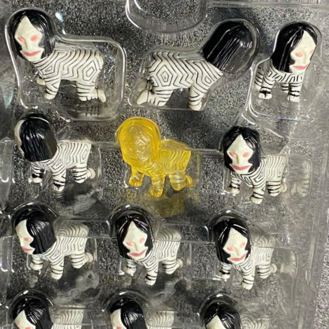 希少シークレットver.】 ダダマニア ウルトラマン ダダ 三面怪人 DADA