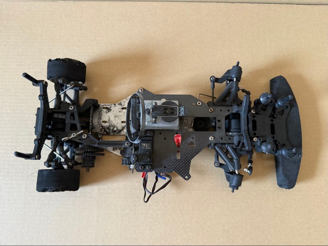 京商V-one エンジンカーシャーシ、パーツ取り用シャーシセット