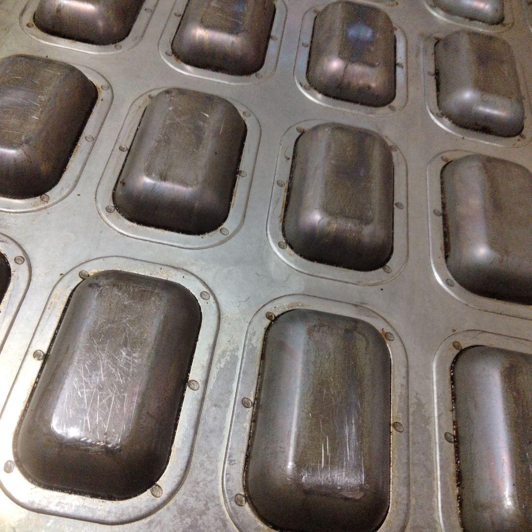 フィナンシェ型（25個取り）シリコン加工／千代田金属製