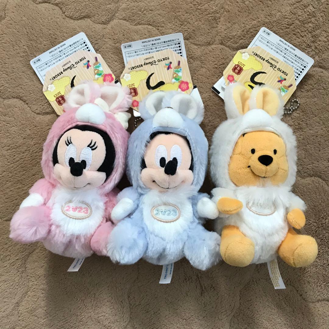 ミッキー　ミニー　プーさん　ぬいぐるみバッジ　干支　2023 うさぎ