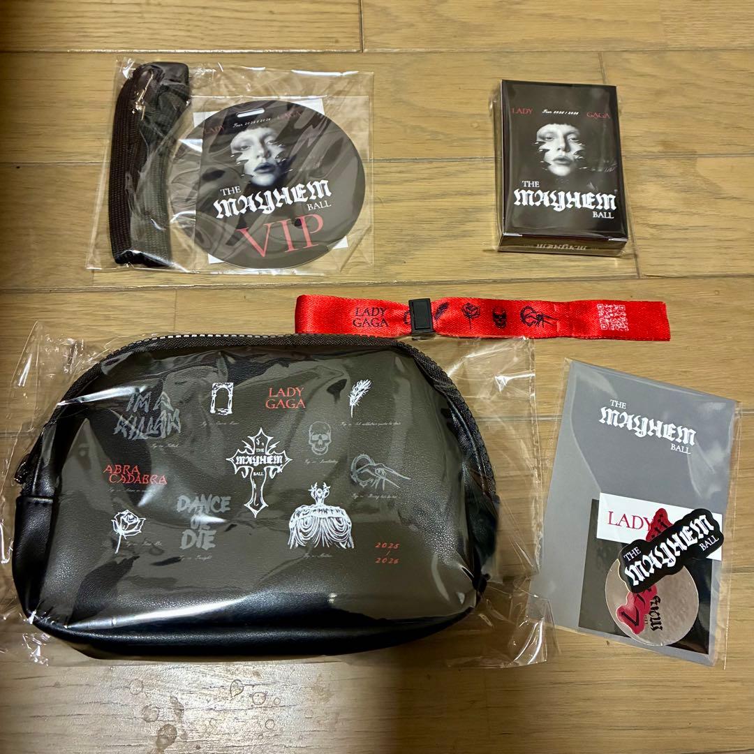 LadyGaga VIP Silver MAYHEM Ball VIP限定グッズ - メルカリ