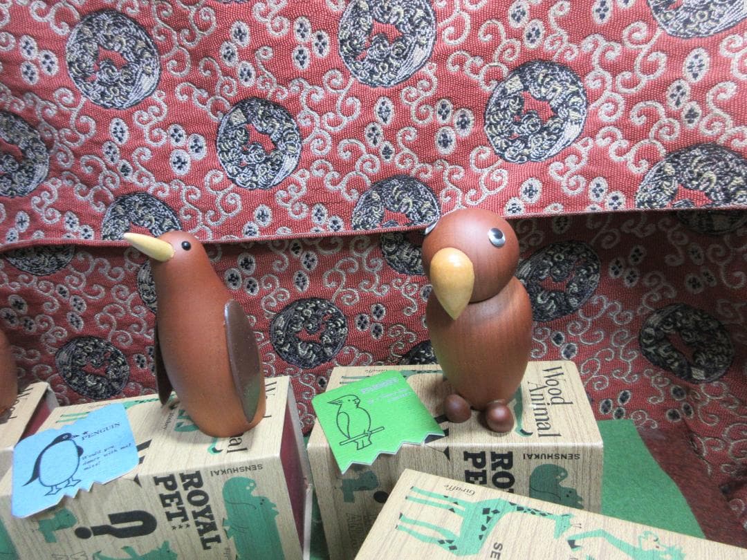 ロイヤルペット　8体セット　木製桜材　　NO2