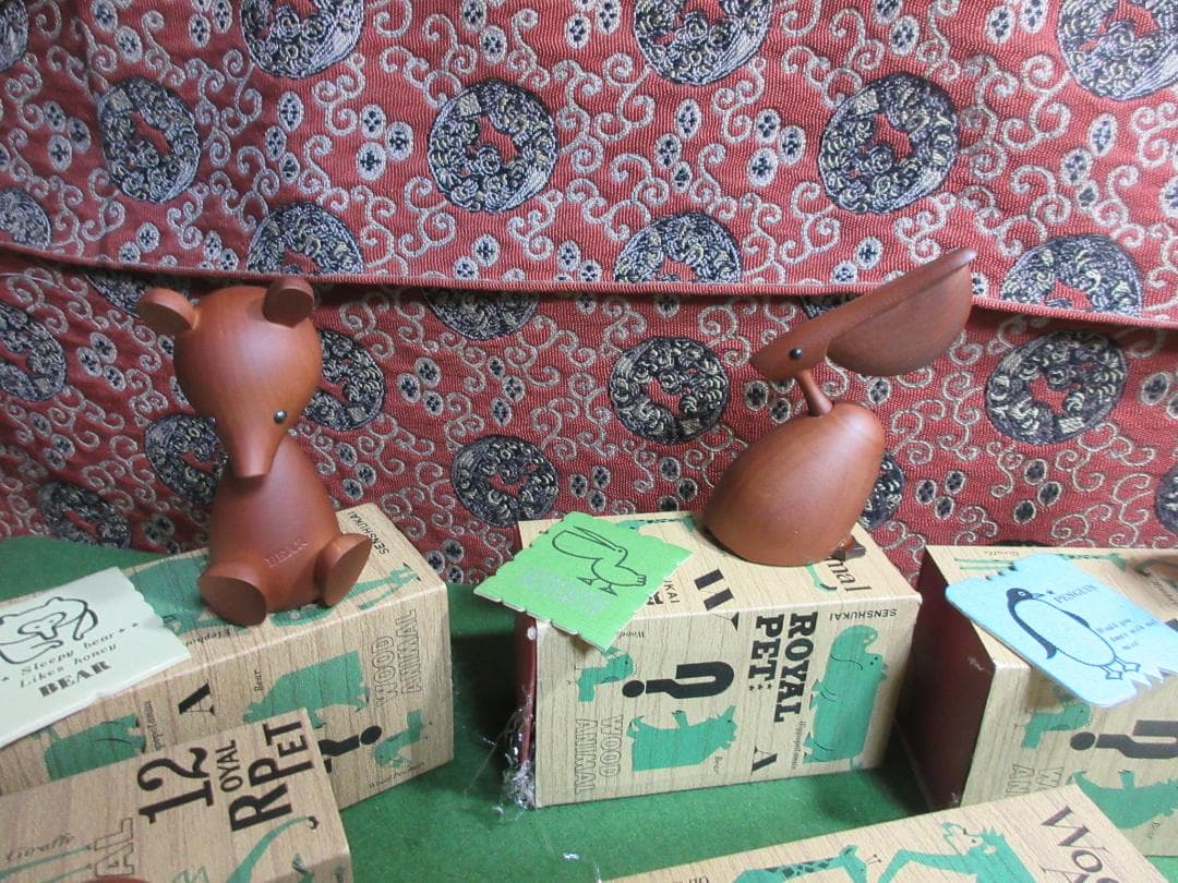 ロイヤルペット　8体セット　木製桜材　　NO2