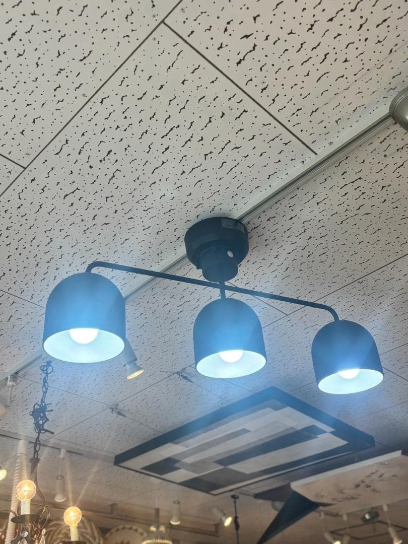 展示品 / リモコン付きシーリングライト / 3灯 / schon / 天井照明