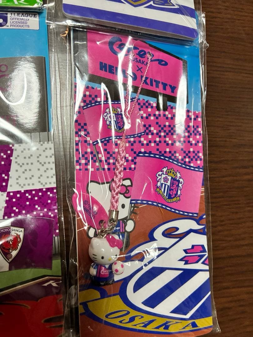 希少 激レア 新品 ご当地 ハローキティ サッカー コラボ ストラップ 6