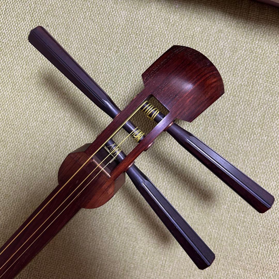 長唄三味線 細棹 本皮 皮破れなし 木製スタンド 長袋、胴袋付き - メルカリ