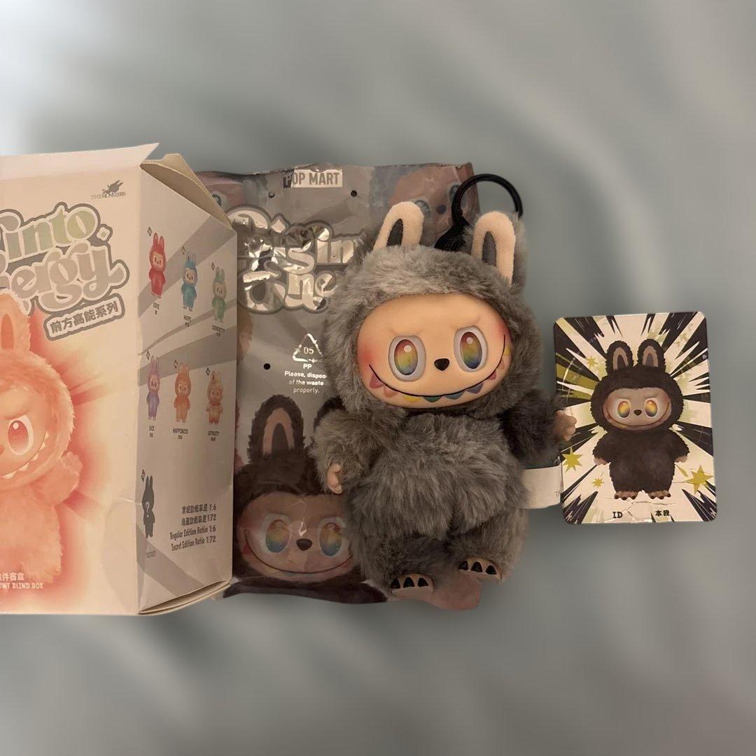 POP MART正規品3代目 シークレットラブブ - メルカリ