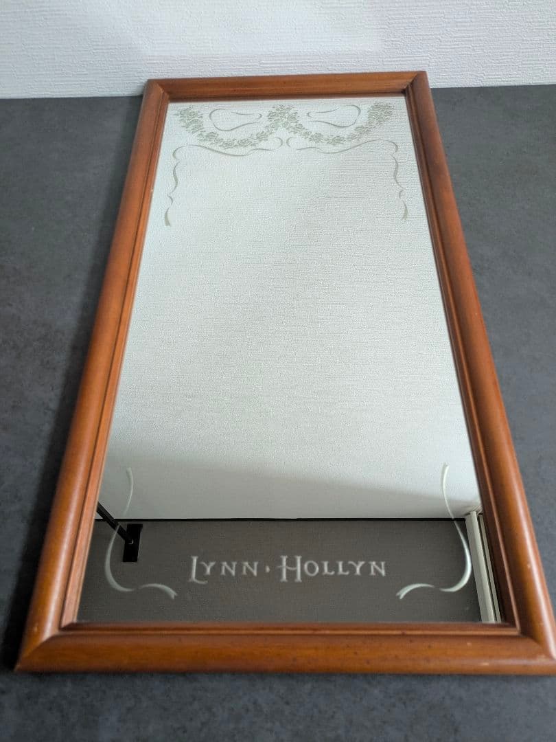 リンホーリン　LYNN HOLLYN　ミラー　壁掛け　鏡