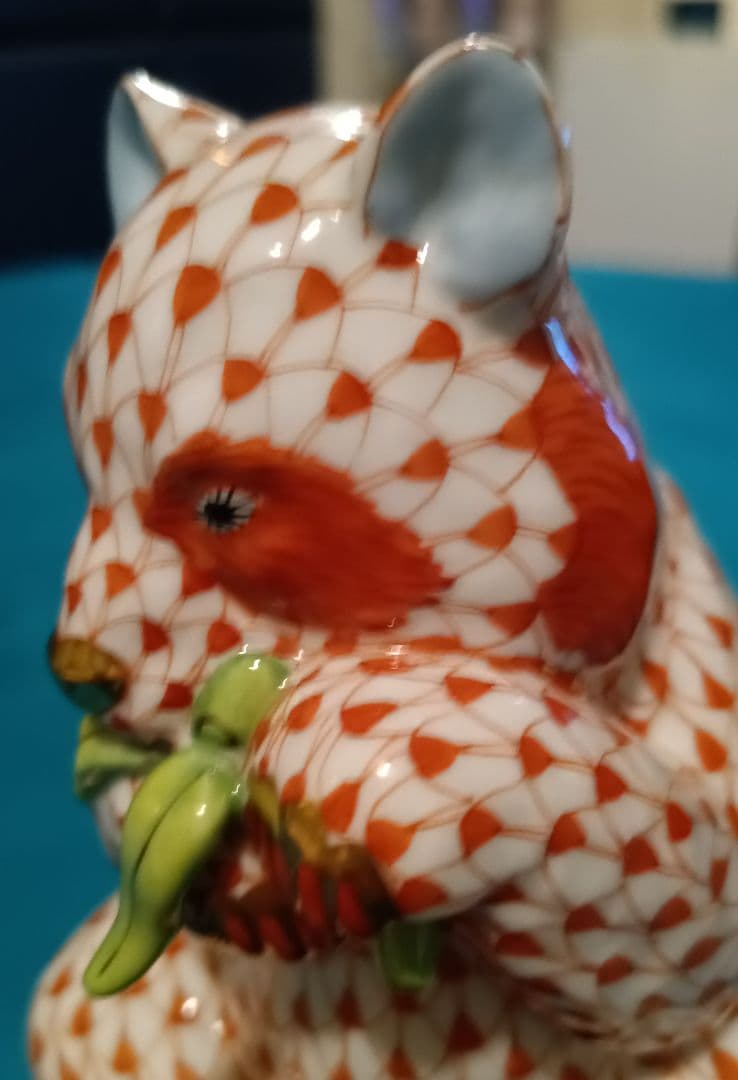 【HEREND】ヘレンド　動物シリーズ　笹を食すパンダ　ハンドペイント　磁器製