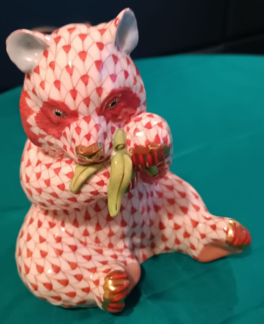 【HEREND】ヘレンド　動物シリーズ　笹を食すパンダ　ハンドペイント　磁器製