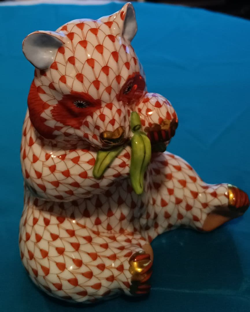 【HEREND】ヘレンド　動物シリーズ　笹を食すパンダ　ハンドペイント　磁器製