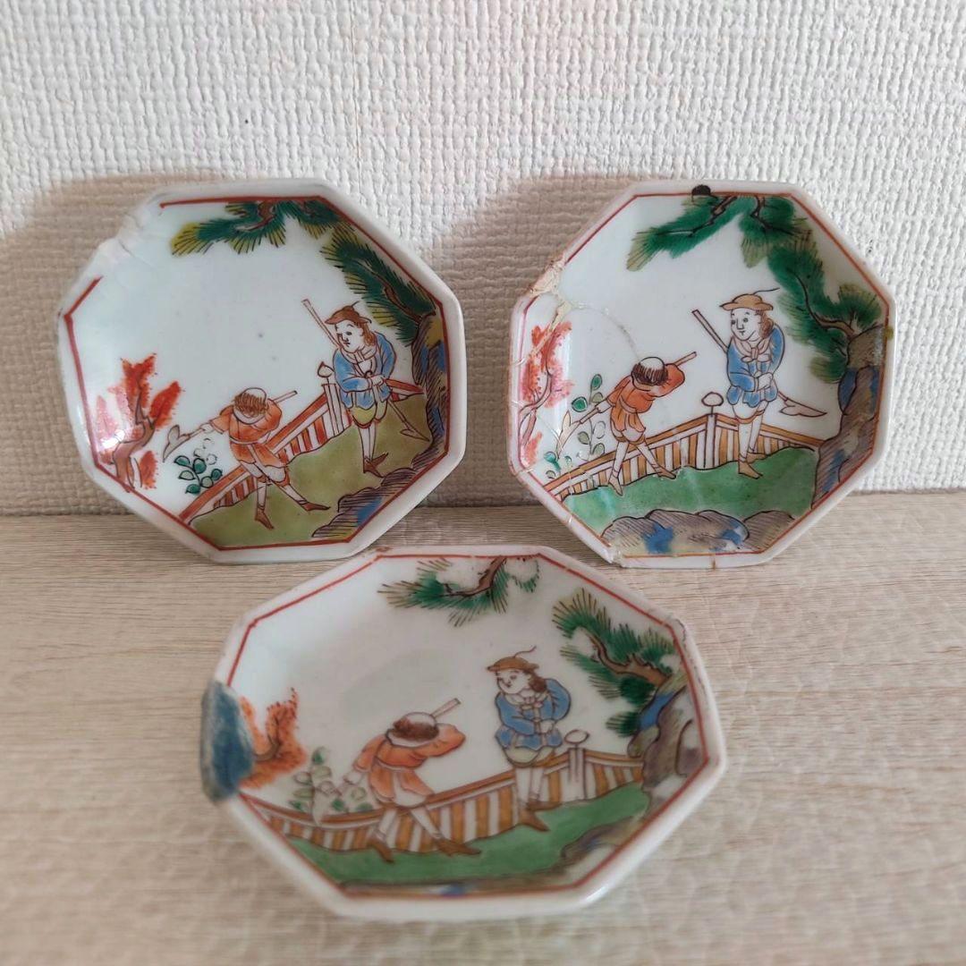 お値下げしました、三枚組　古伊万里　色絵　紅毛人　南蛮人　八角豆皿　② お値下げしました、三枚組 古伊万里 色絵 紅毛人 南蛮人 八角豆皿 ②