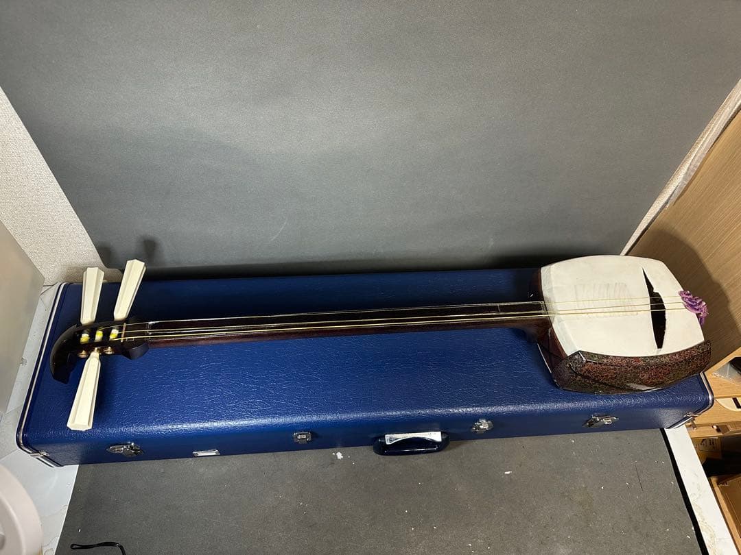 津軽三味線 太棹 紅木紫檀製 天然素材 弦楽器 民謡 伝統楽器 - メルカリ