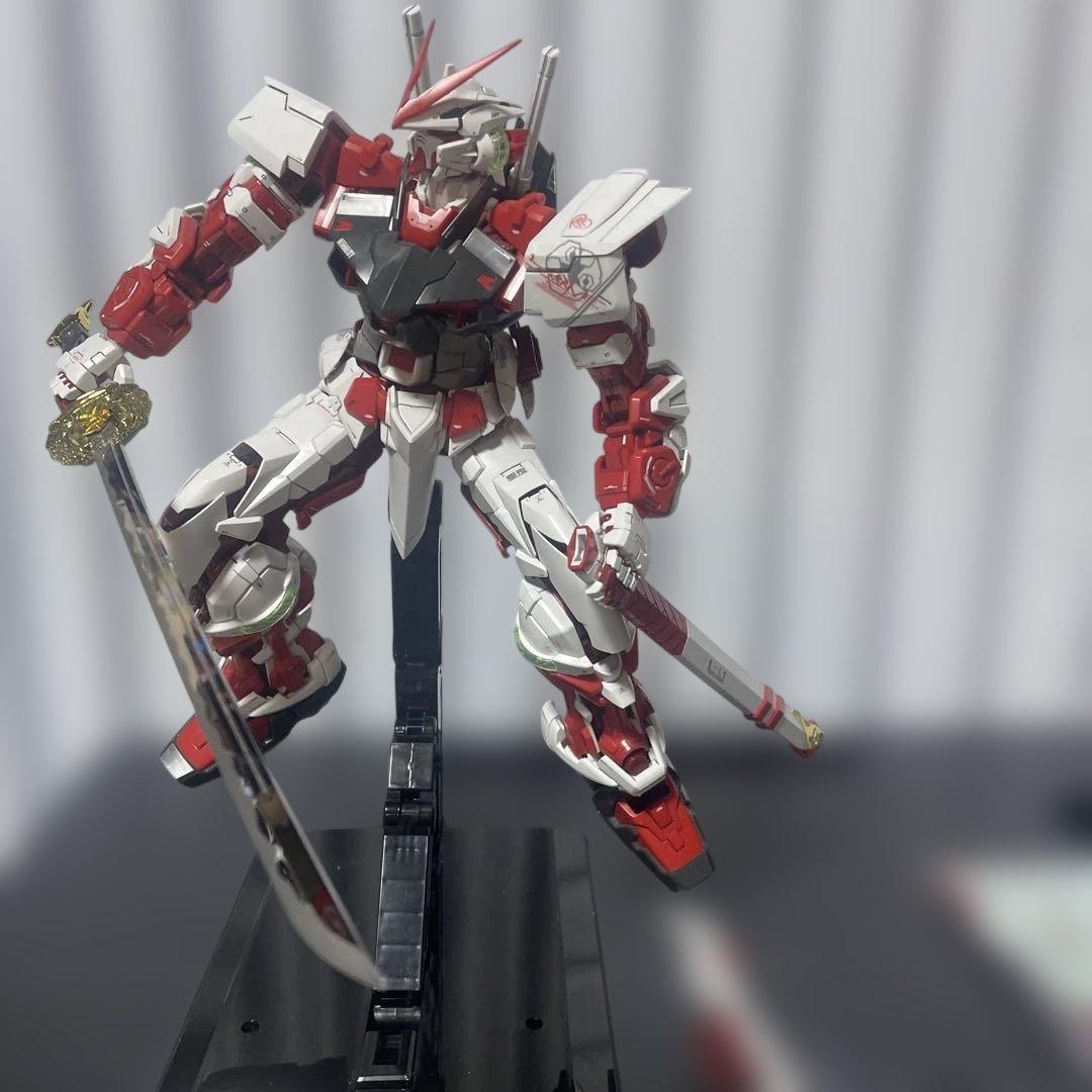 【癒し】PGガンダムアストレイ レッドフレームの組み立て済みジャンク品の出品です