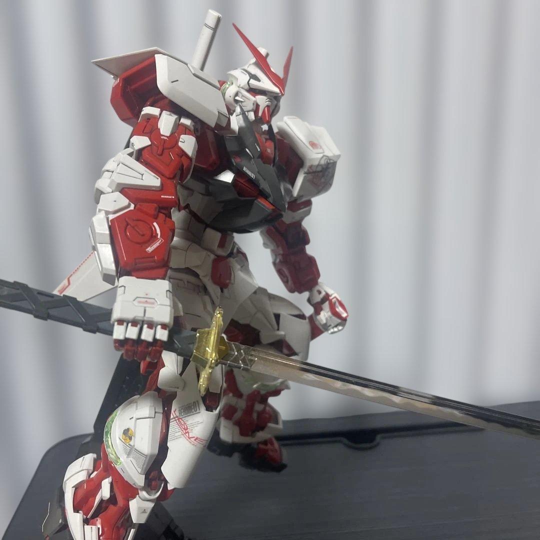 【癒し】PGガンダムアストレイ レッドフレームの組み立て済みジャンク品の出品です