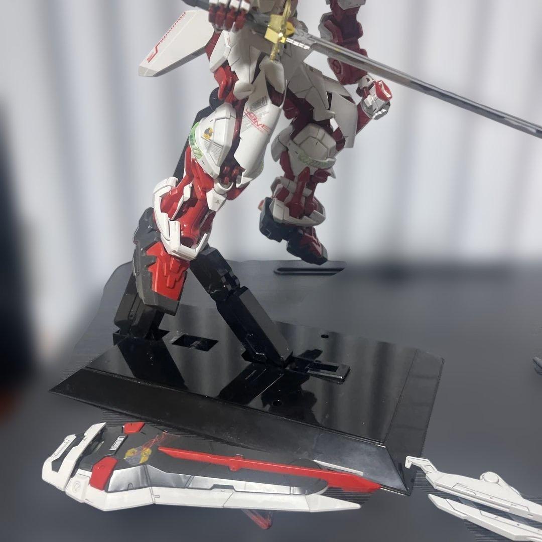 【癒し】PGガンダムアストレイ レッドフレームの組み立て済みジャンク品の出品です