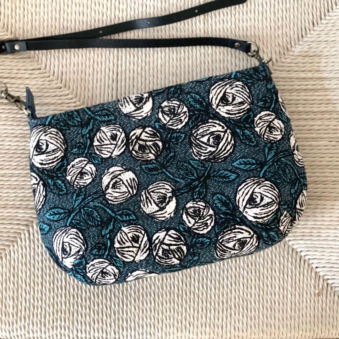 ⚮̈ミナペルホネン　rosy ドラポケショルダー　サコッシュ