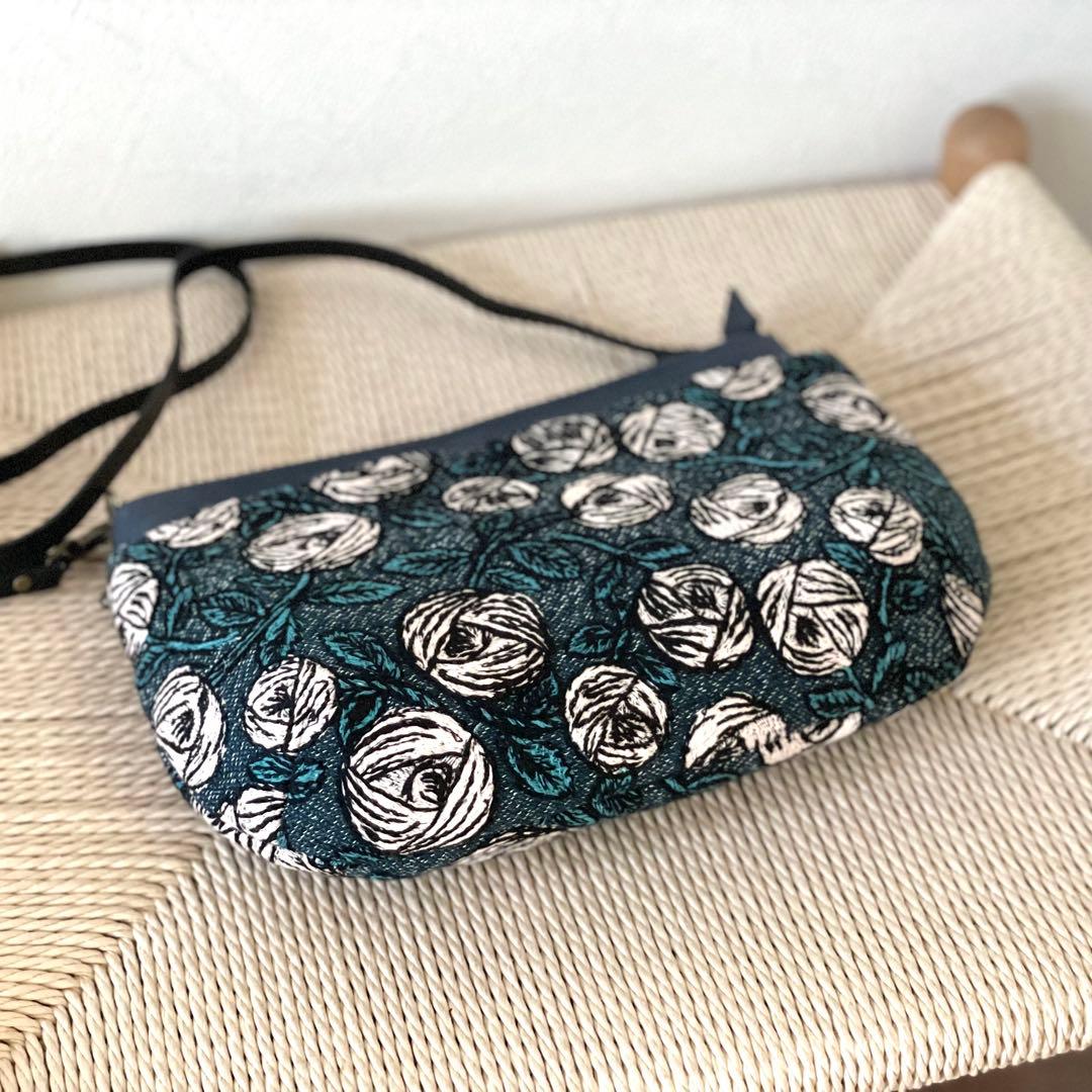 ⚮̈ミナペルホネン　rosy ドラポケショルダー　サコッシュ