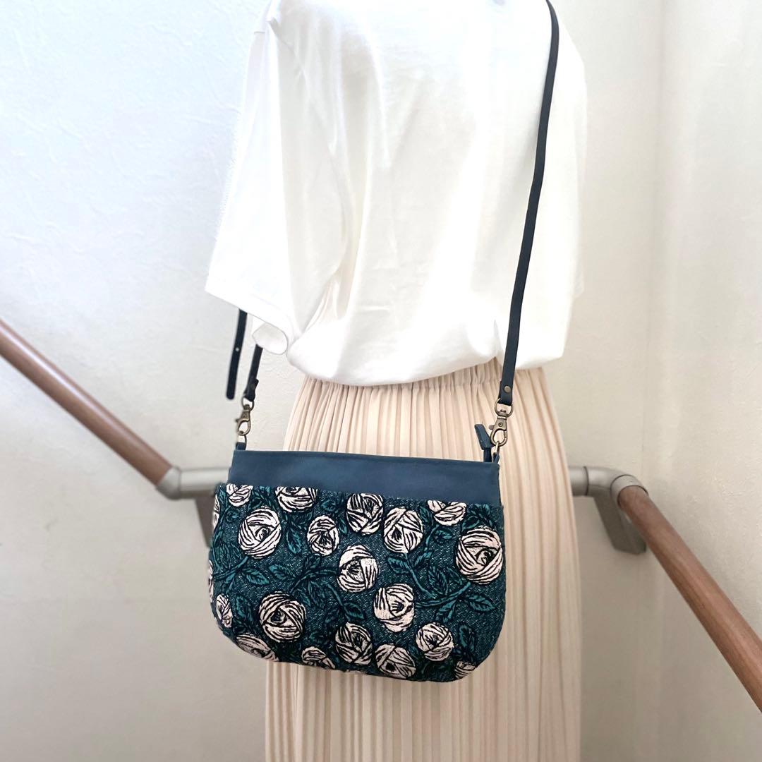 ⚮̈ミナペルホネン　rosy ドラポケショルダー　サコッシュ