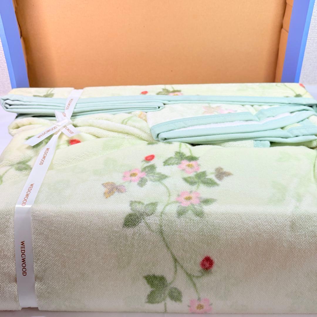  ウェッジウッド　綿毛布　ワイルドストロベリー　グリーン