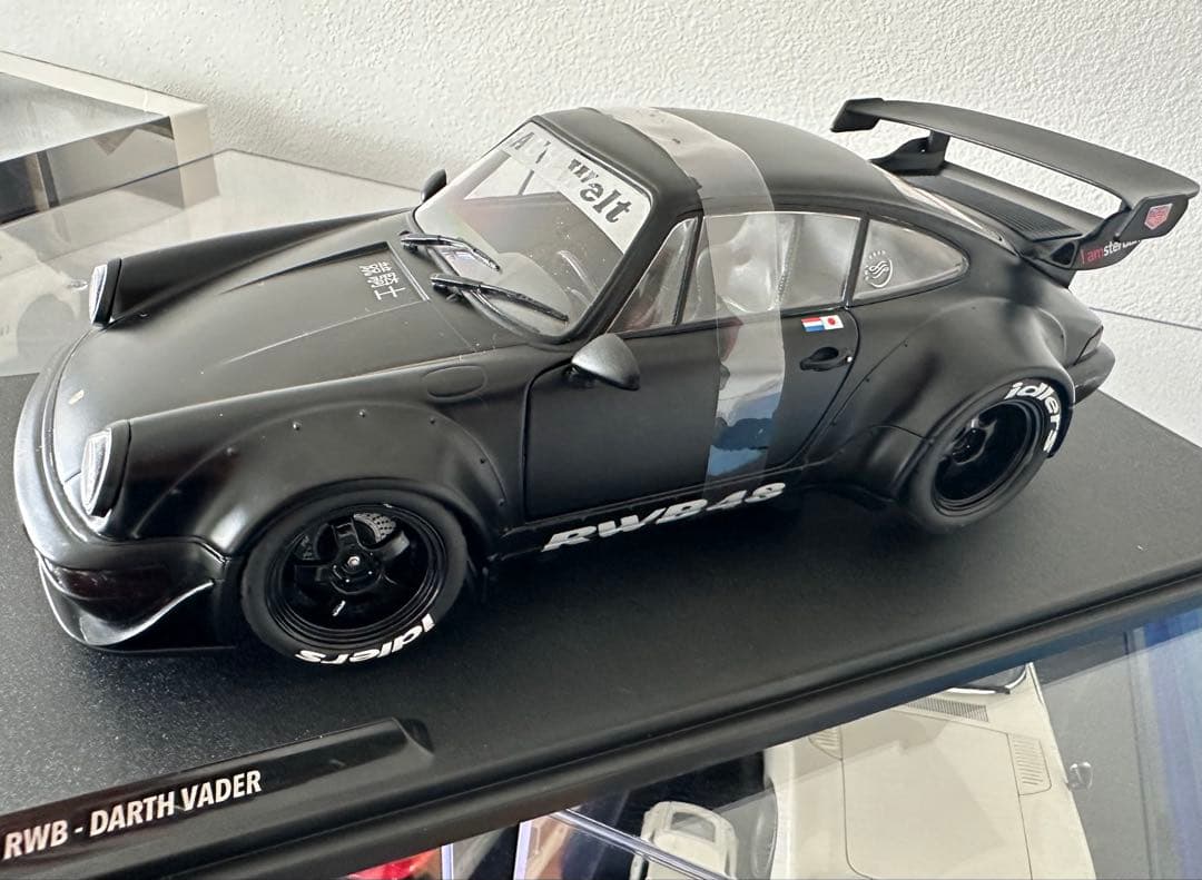 SOLIDOポルシェRWB ダース・ベイダー ミニカーブラック1/18