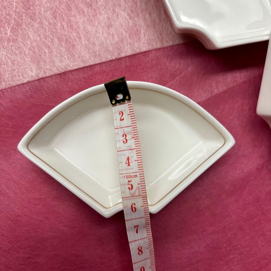 ナルミ（NARUMI）の白耀磁器 金銀彩 武蔵野文 扇皿（おうぎざら）